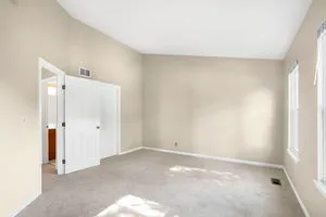 $2,800 | 1255 Huntington Drive, Mundelein, IL 60060