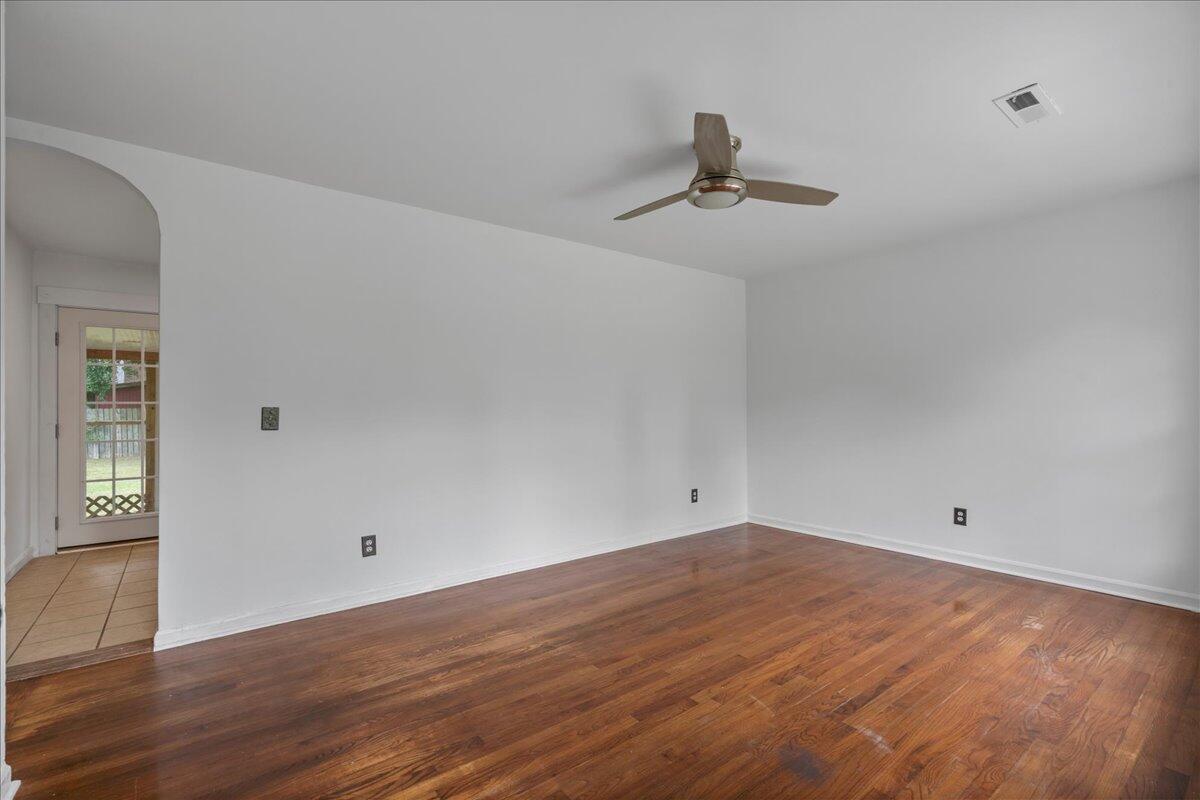 1435 Hazel Road Charleston, SC 29407 - Photo 3 of 18 Living Room