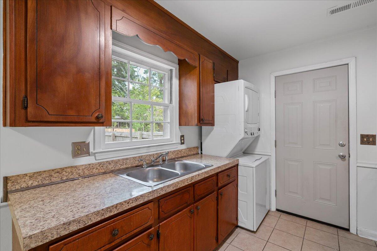 1435 Hazel Road Charleston, SC 29407 - Photo 8 of 18 Kitchen