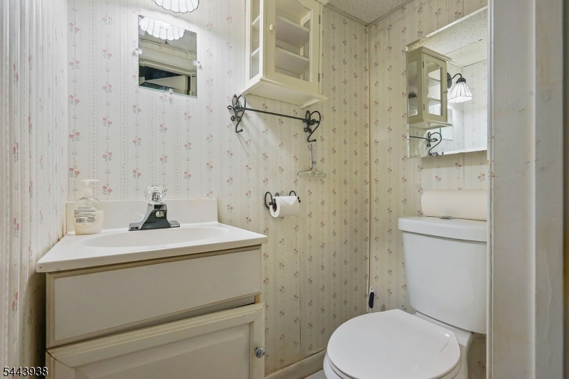 57 Ivanhoe Terrace Bloomfield, NJ 07003 - Photo 29 of 37