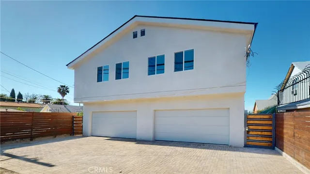 a view of backyard of house
