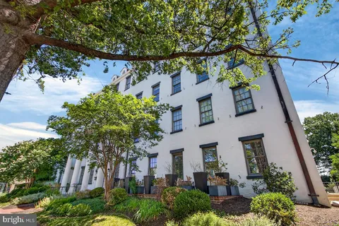 $800,000 | 515 North Washington Street, Unit 105, Alexandria, VA 22314