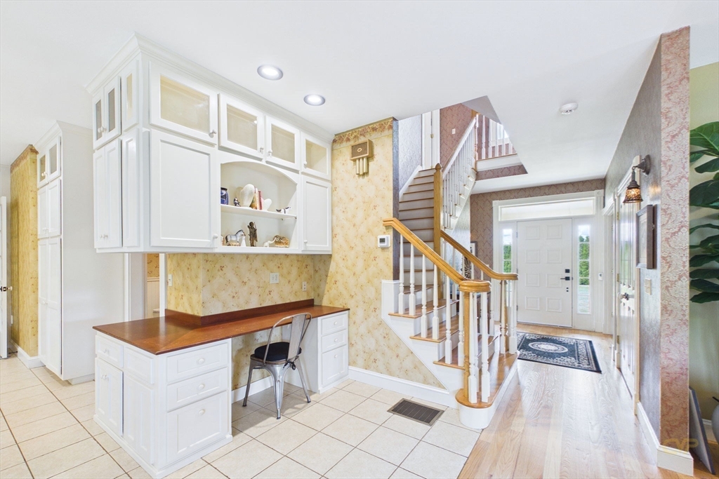 545 Hazel Street Uxbridge, MA 01569 - Photo 13 of 42