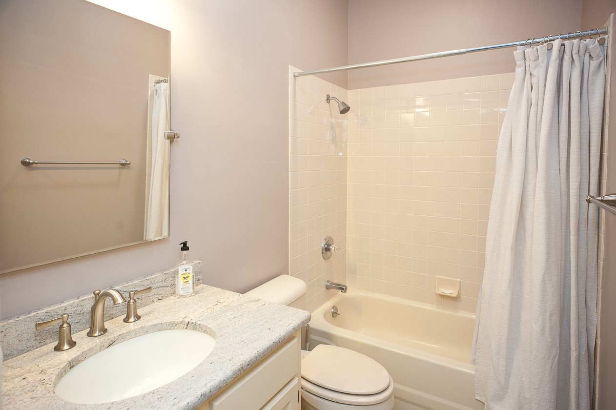 351 Indian Gate Circle Ridgeland, MS 39157 - Photo 30 of 44 The hall bath has a tub/shower combo