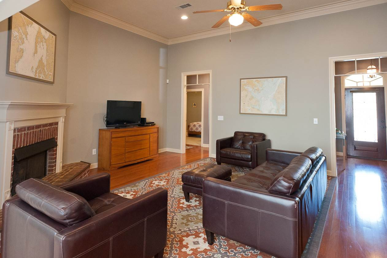 351 Indian Gate Circle Ridgeland, MS 39157 - Photo 9 of 44 Another view of the living room.