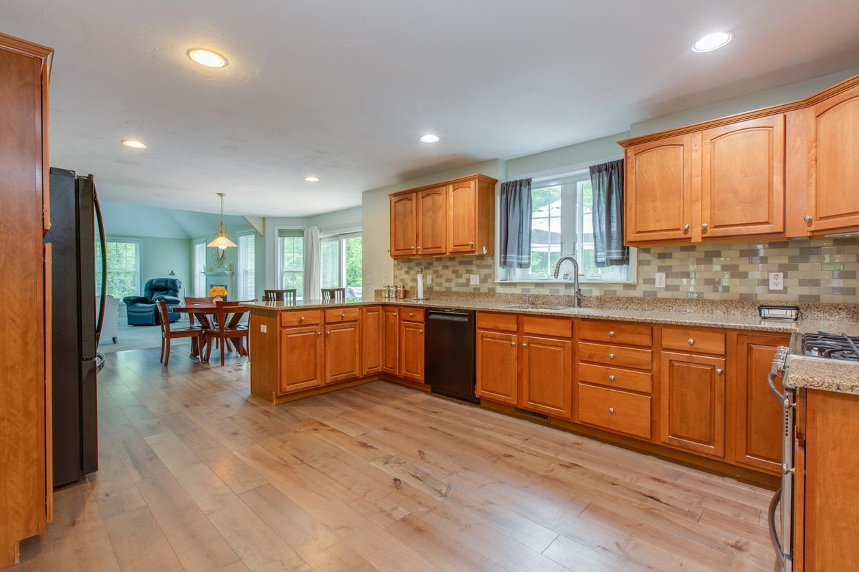 44 Old Gage Hill Road Pelham, NH 03076 - Photo 3 of 40 Gallery Image 3