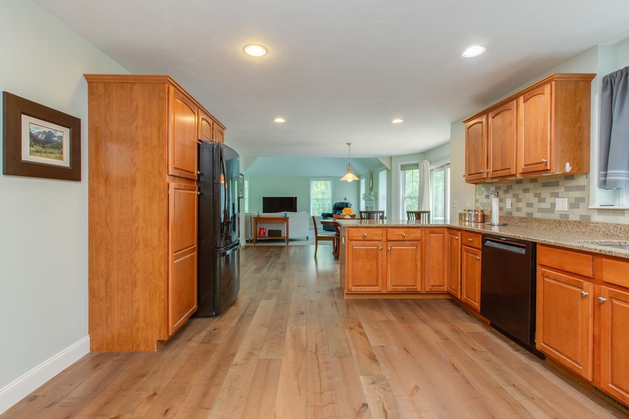 44 Old Gage Hill Road Pelham, NH 03076 - Photo 4 of 40 Gallery Image 4