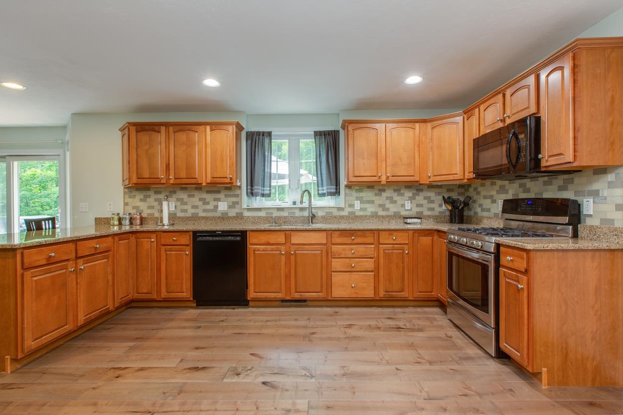 44 Old Gage Hill Road Pelham, NH 03076 - Photo 5 of 40 Gallery Image 5