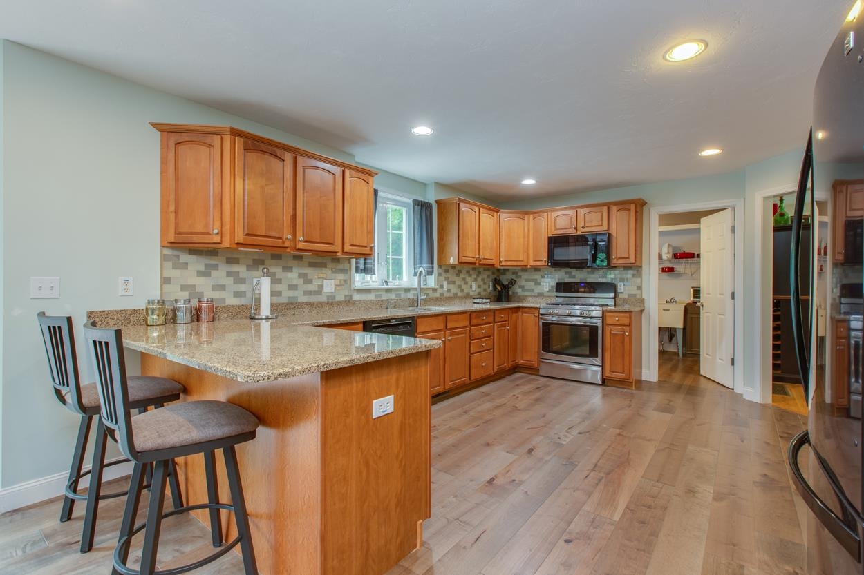 44 Old Gage Hill Road Pelham, NH 03076 - Photo 7 of 40 Gallery Image 7