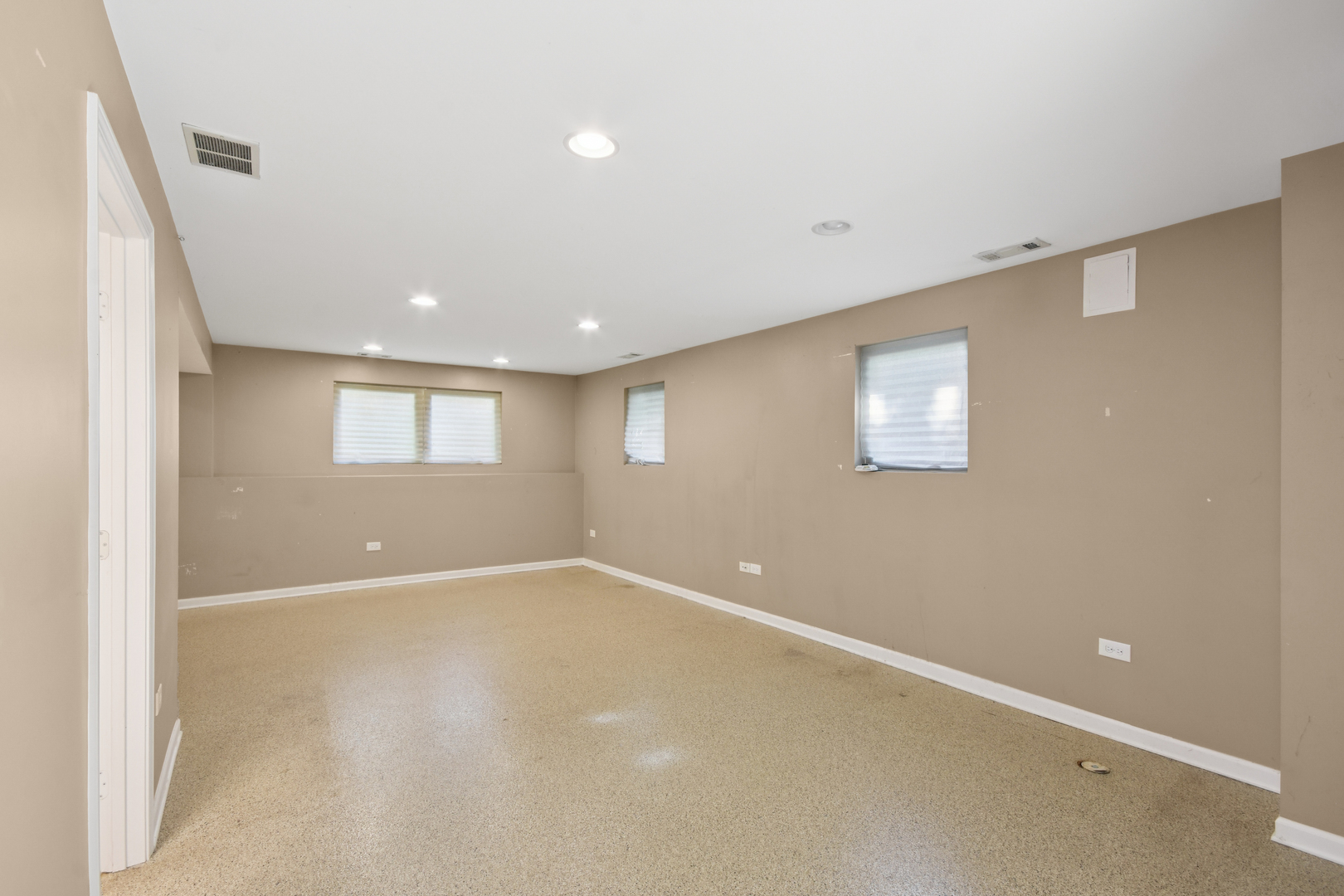 357 Sword Way Bolingbrook, IL 60440 - Photo 18 of 28 Gallery Image 18