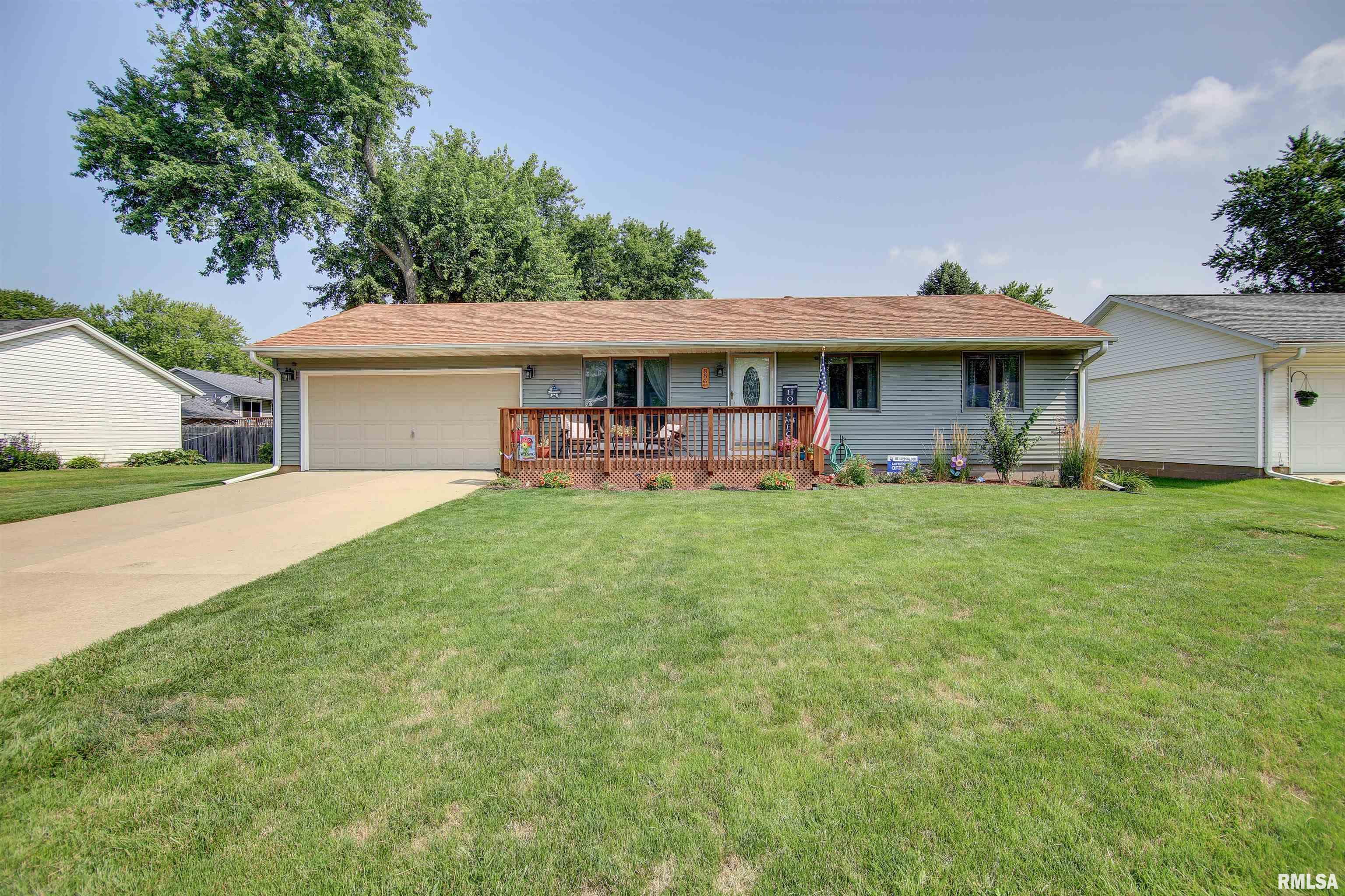 886 15th Avenue Northwest Clinton, IA 52732 - Photo 1 of 30