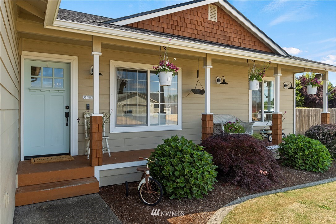 19909 Tahoma Circle Southwest Rochester, WA 98579 - Photo 2 of 40