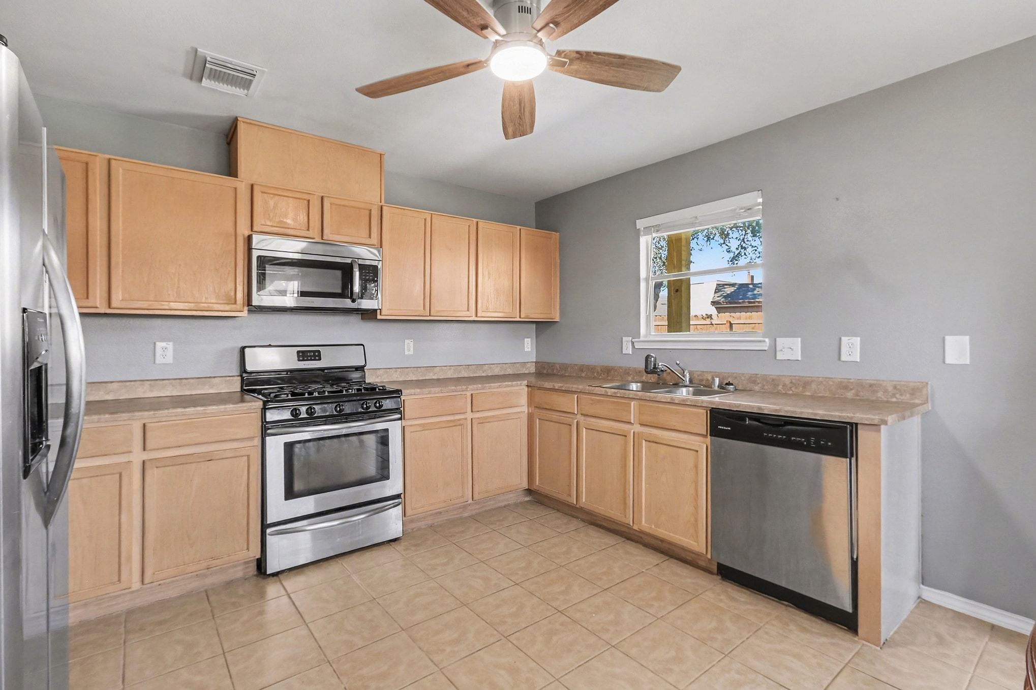 7922 Cedar View Street Baytown, TX 77523 - Photo 11 of 34