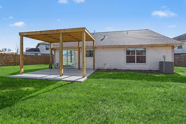 $250,000 | 7922 Cedar View Street, Baytown, TX 77523