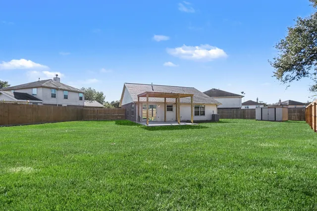 $250,000 | 7922 Cedar View Street, Baytown, TX 77523