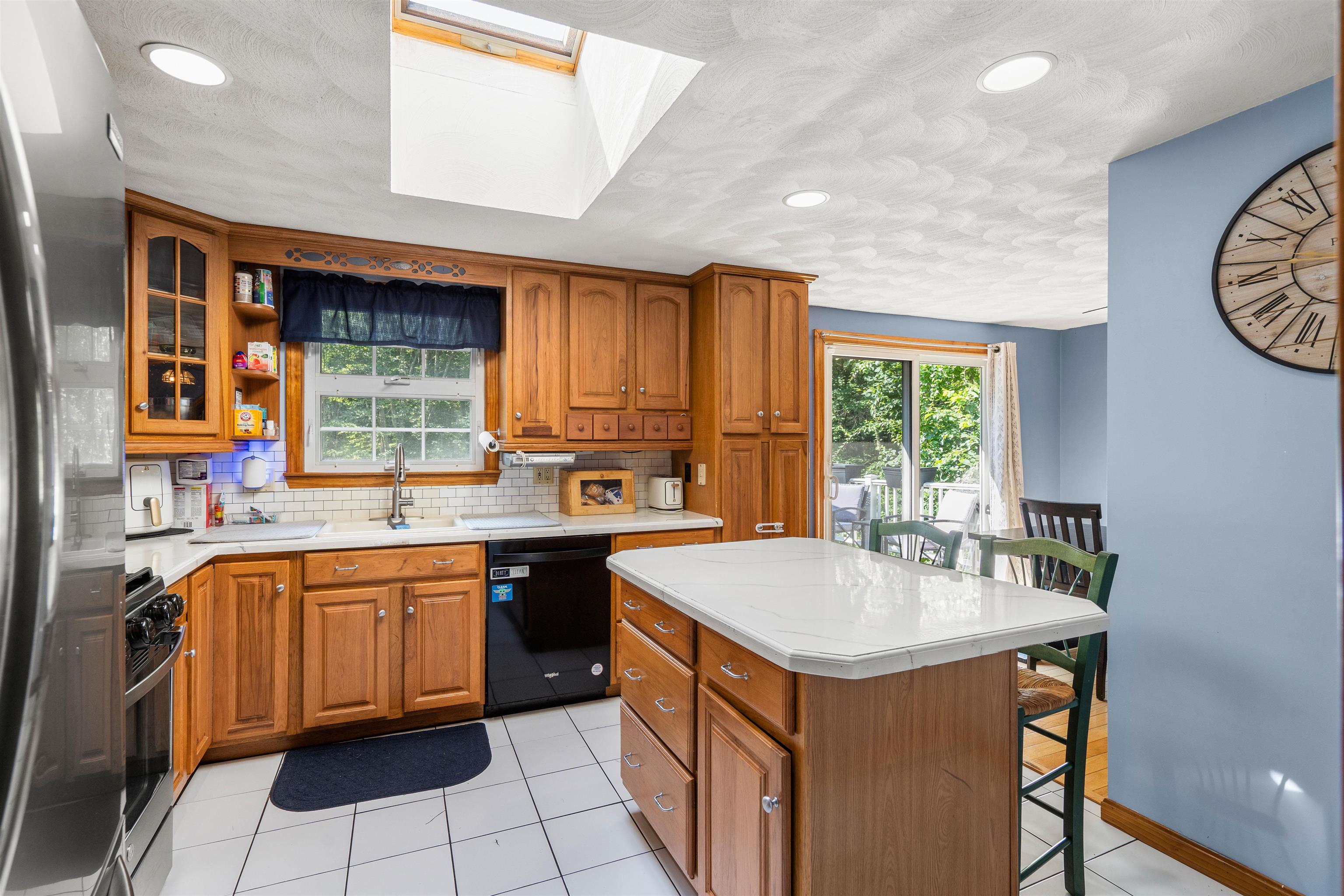 3 Kennedy Drive Pelham, NH 03076 - Photo 11 of 42