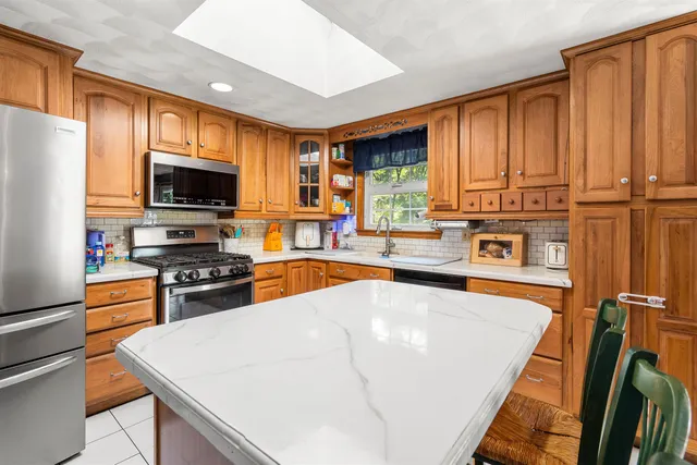 $615,000 | 3 Kennedy Drive, Pelham, NH 03076