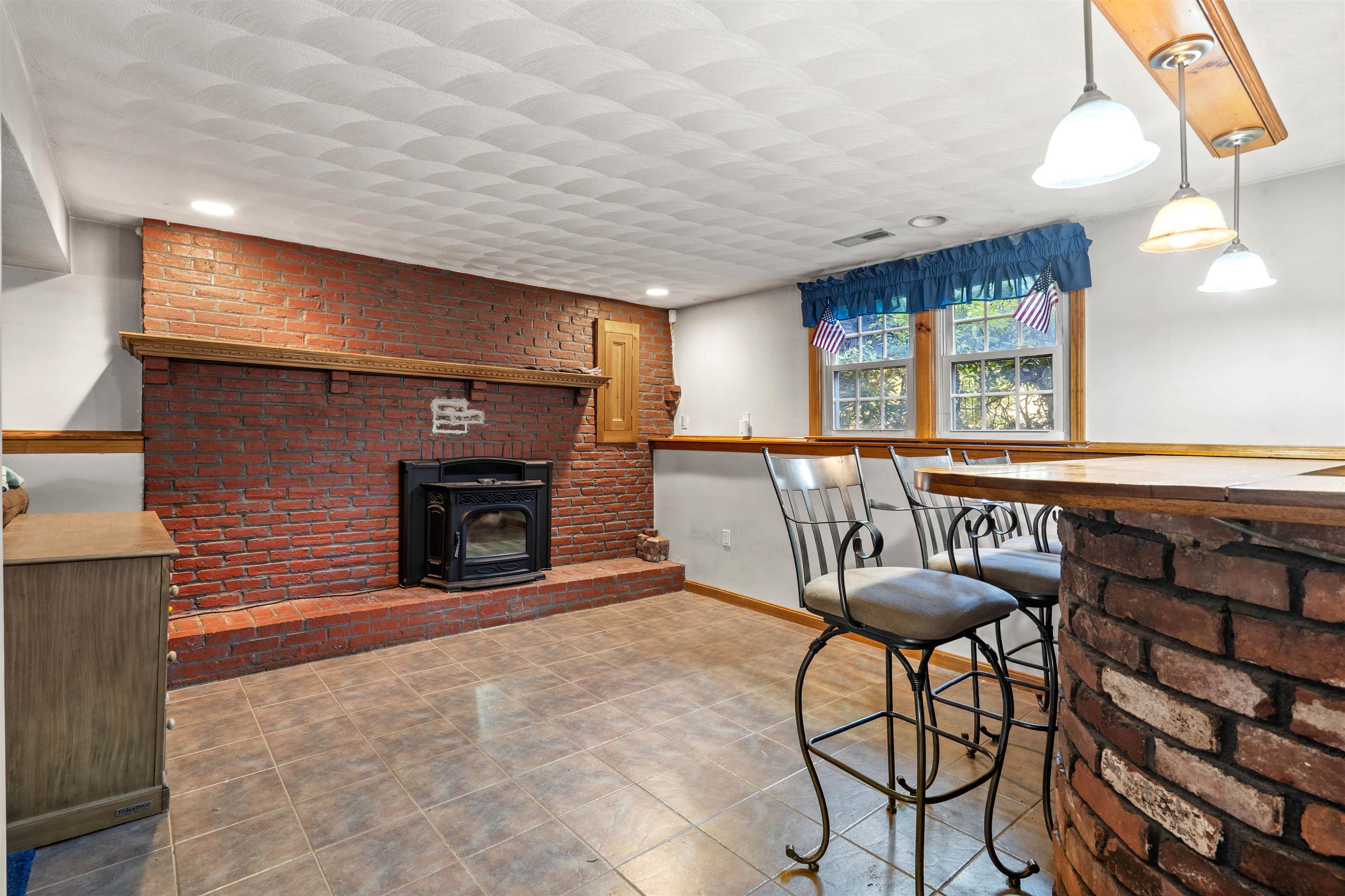 3 Kennedy Drive Pelham, NH 03076 - Photo 21 of 42