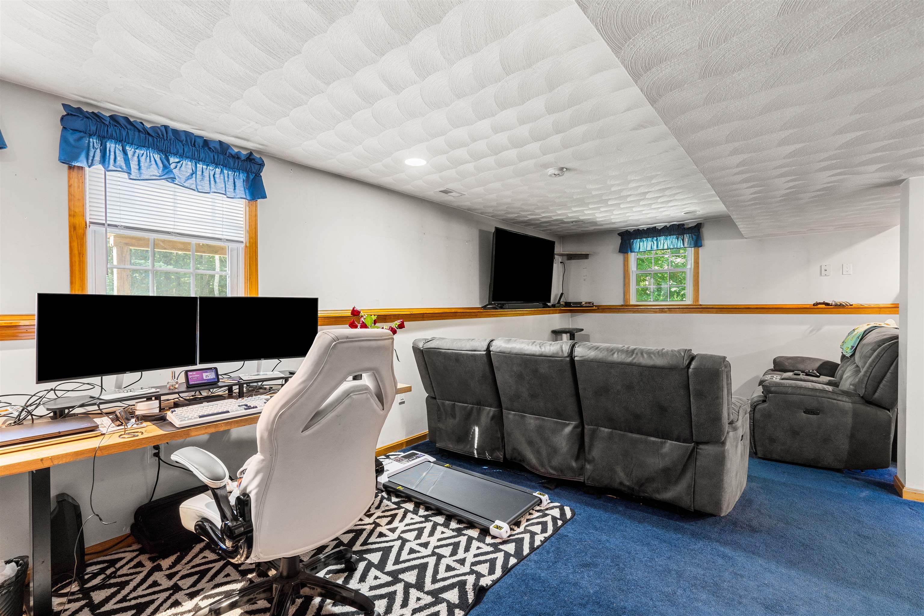 3 Kennedy Drive Pelham, NH 03076 - Photo 27 of 42