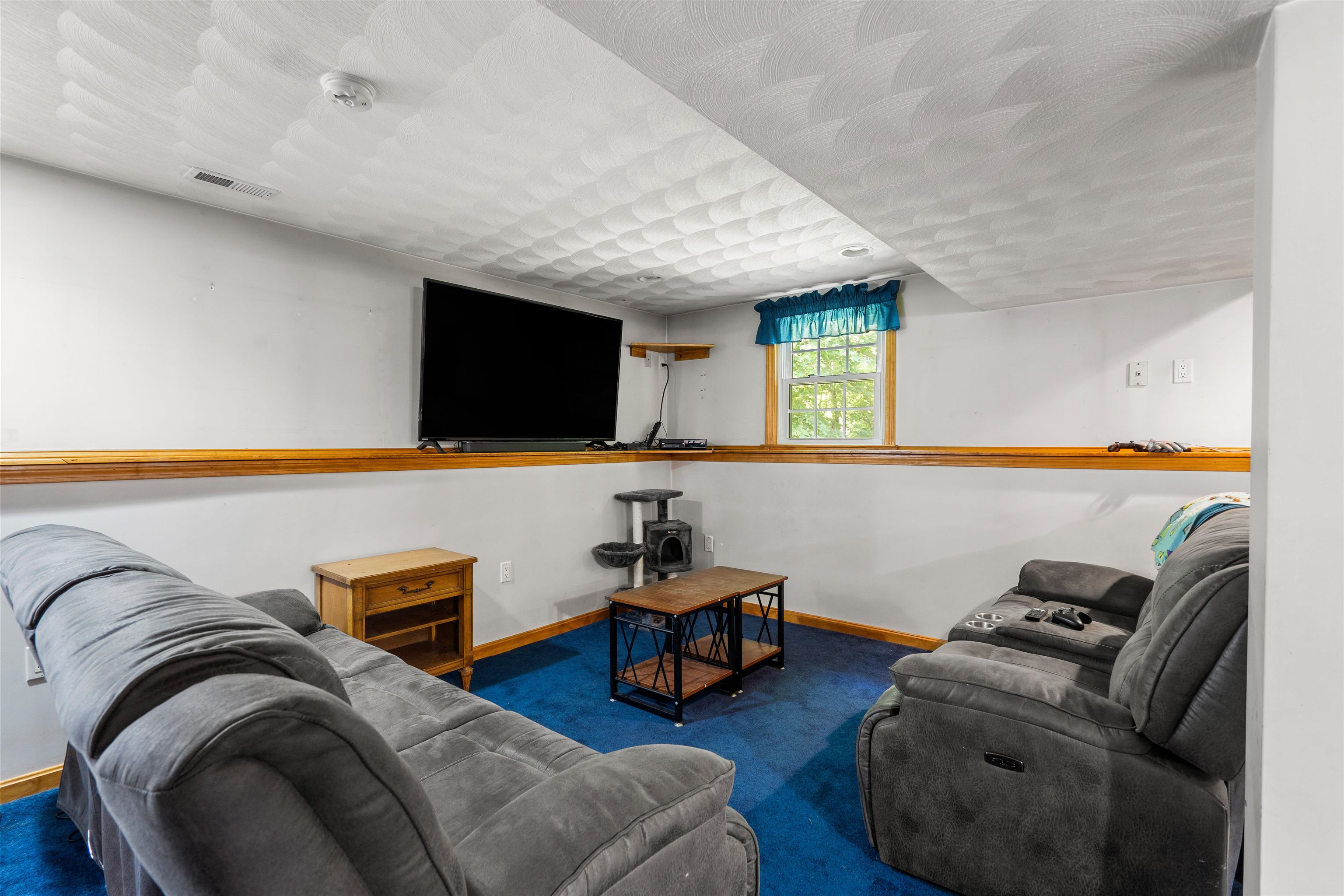 3 Kennedy Drive Pelham, NH 03076 - Photo 29 of 42