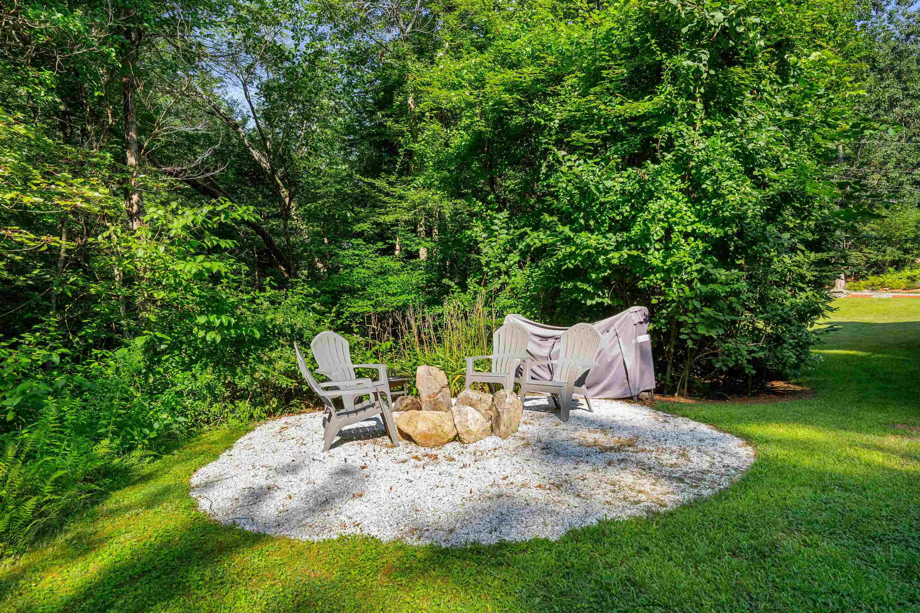 3 Kennedy Drive Pelham, NH 03076 - Photo 35 of 42