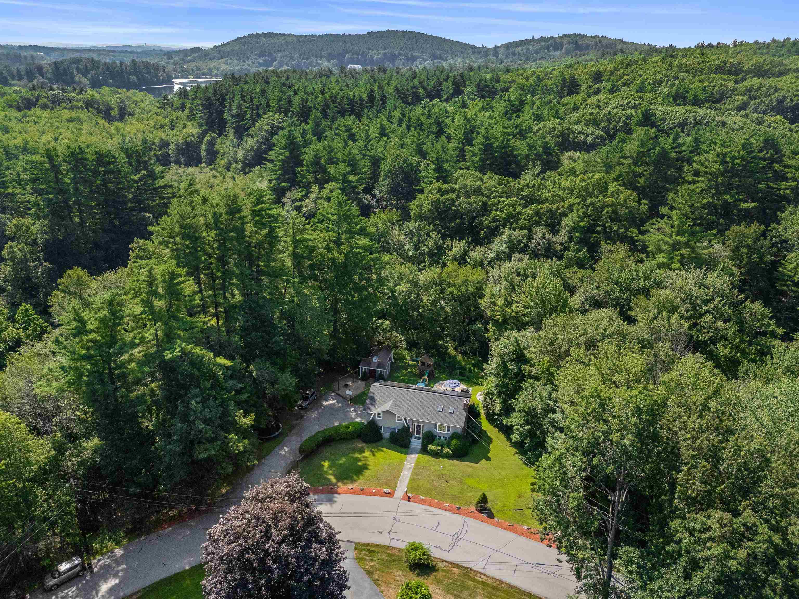 3 Kennedy Drive Pelham, NH 03076 - Photo 4 of 42