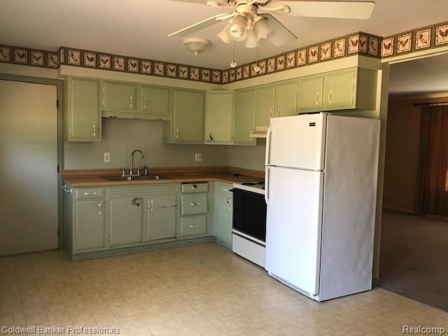 2640 North Lapeer Road Lapeer, MI 48446 - Photo 6 of 28 Kitchen w Eating Area