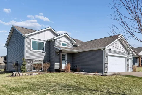$419,900 | 940 Lakewood Trail, Young America, MN 55397