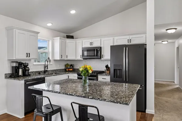 $419,900 | 940 Lakewood Trail, Norwood Young America, MN 55397