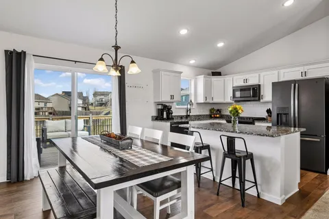 $419,900 | 940 Lakewood Trail, Young America, MN 55397