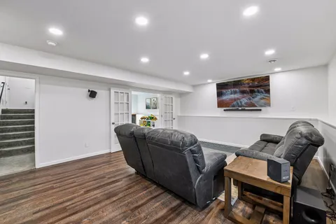 $419,900 | 940 Lakewood Trail, Young America, MN 55397