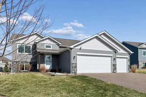 $419,900 | 940 Lakewood Trail, Norwood Young America, MN 55397