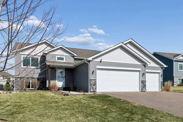 $419,900 | 940 Lakewood Trail, Norwood Young America, MN 55397