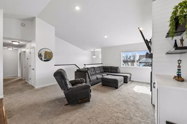 $419,900 | 940 Lakewood Trail, Norwood Young America, MN 55397