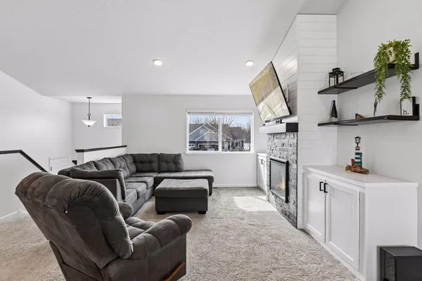 $419,900 | 940 Lakewood Trail, Norwood Young America, MN 55397