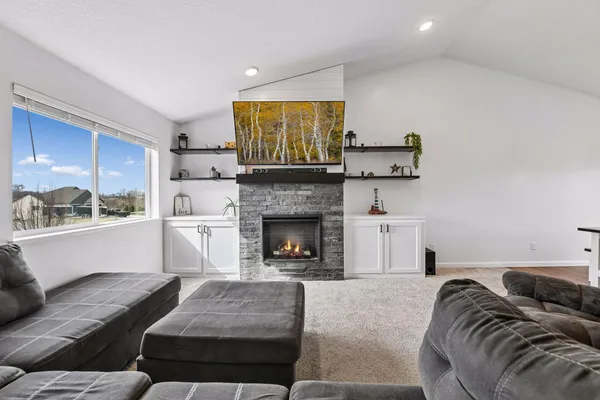 $419,900 | 940 Lakewood Trail, Norwood Young America, MN 55397