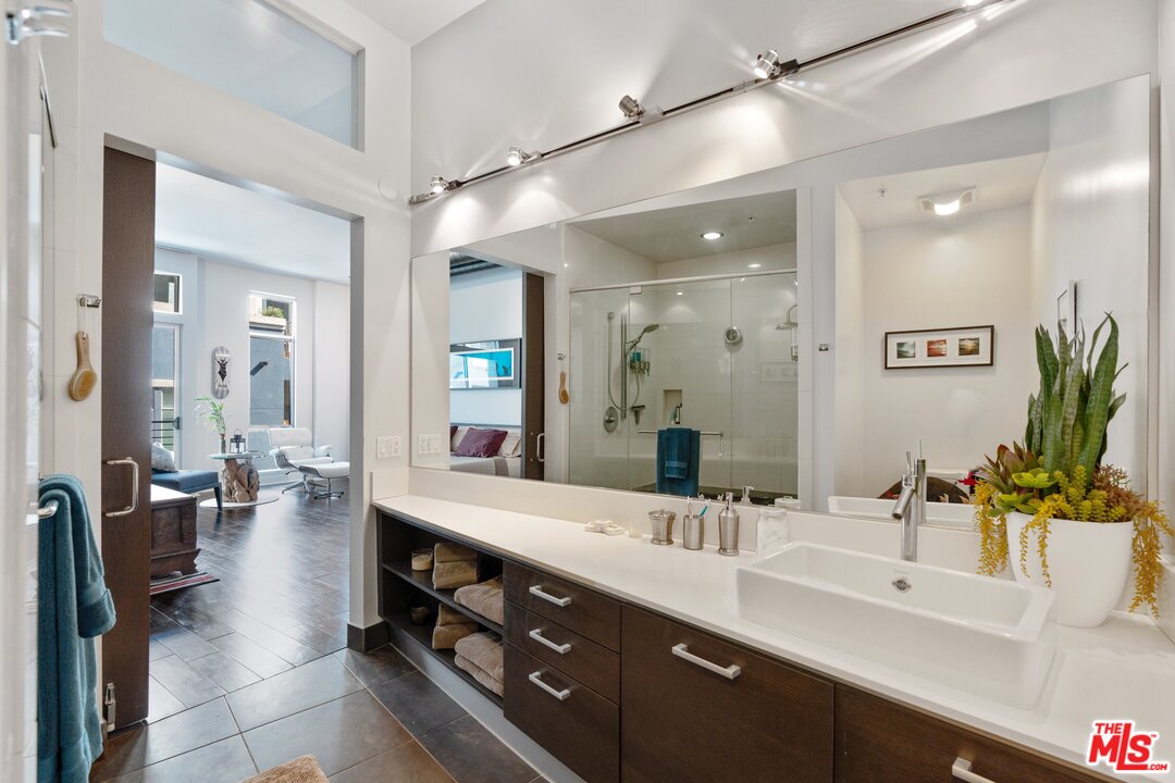 13320 Beach Avenue, Unit 306 Marina del Rey, CA 90292 - Photo 20 of 25