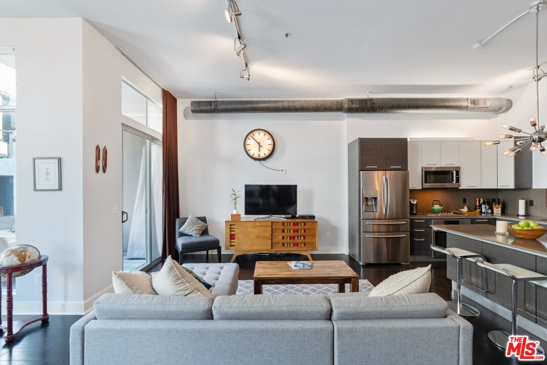 13320 Beach Avenue, Unit 306 Marina del Rey, CA 90292 - Photo 5 of 25