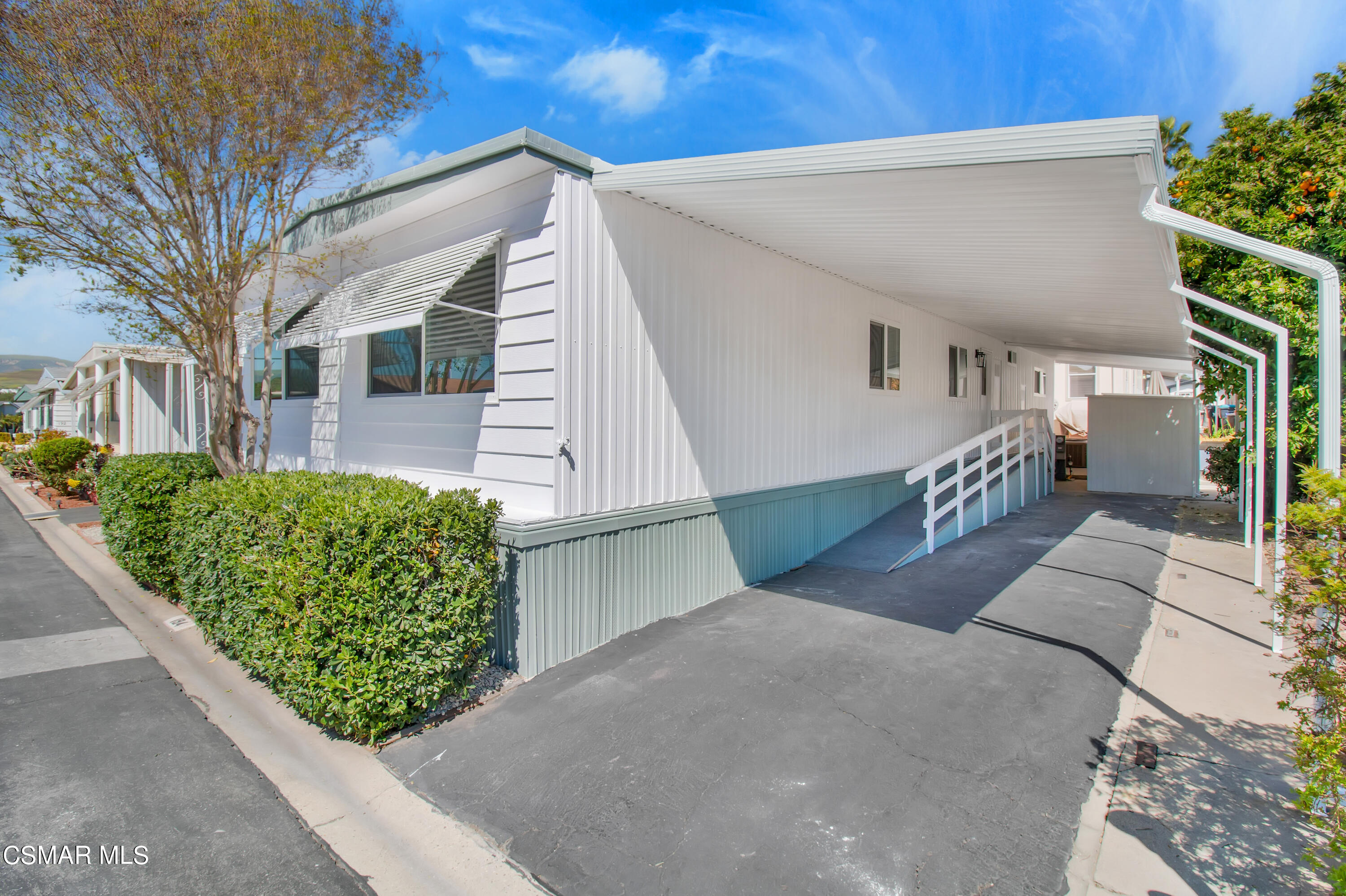 195 Tierra Rejada Road, Unit 194 Simi Valley, CA 93065 - Photo 14 of 16 FrontSide