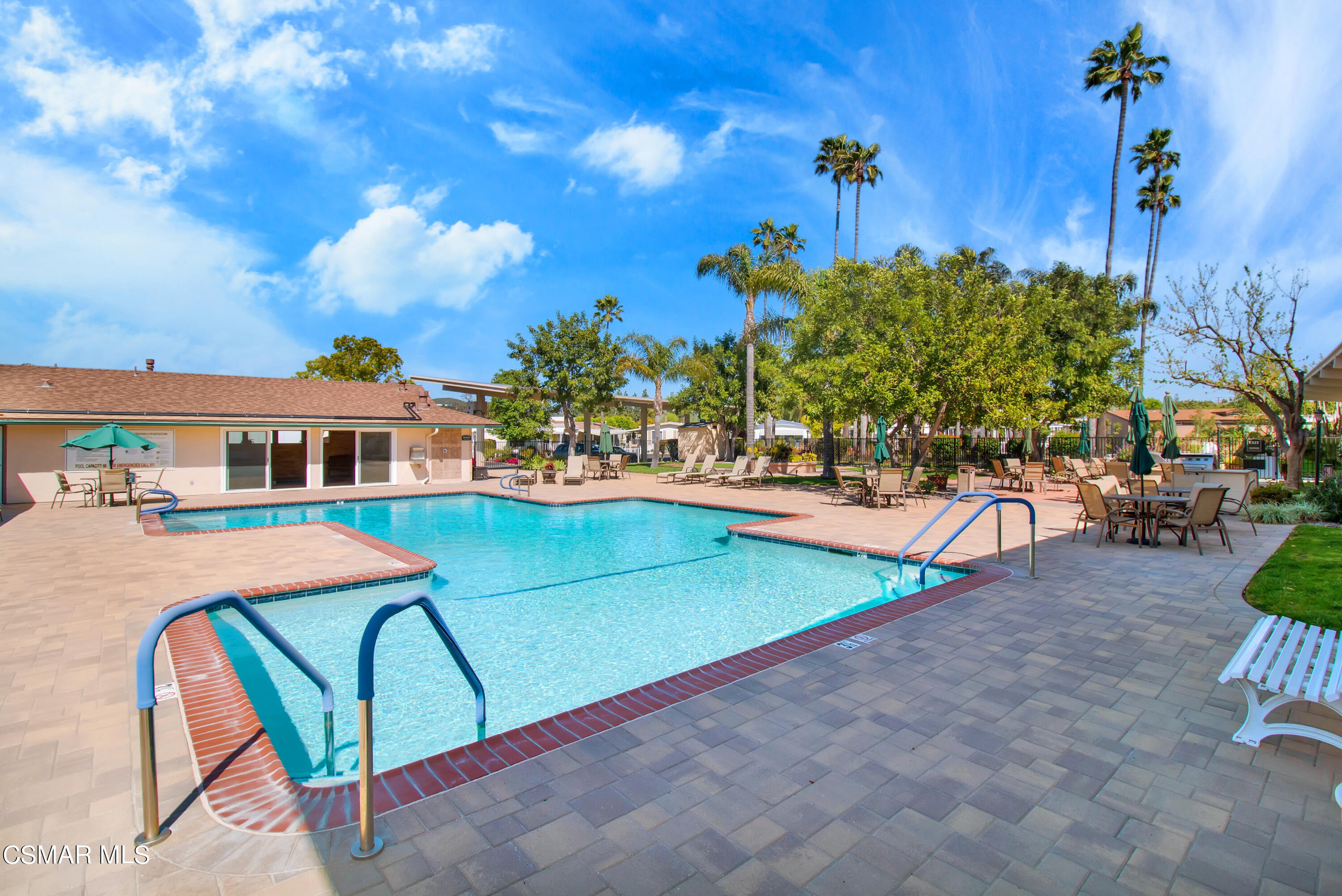 195 Tierra Rejada Road, Unit 194 Simi Valley, CA 93065 - Photo 15 of 16 Pool