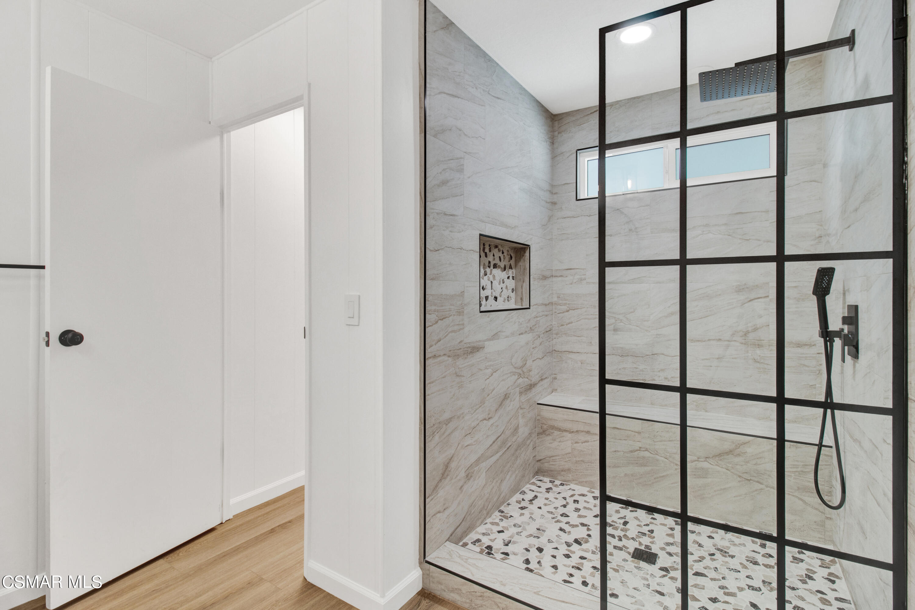 195 Tierra Rejada Road, Unit 194 Simi Valley, CA 93065 - Photo 9 of 16 MasterShower-Closet
