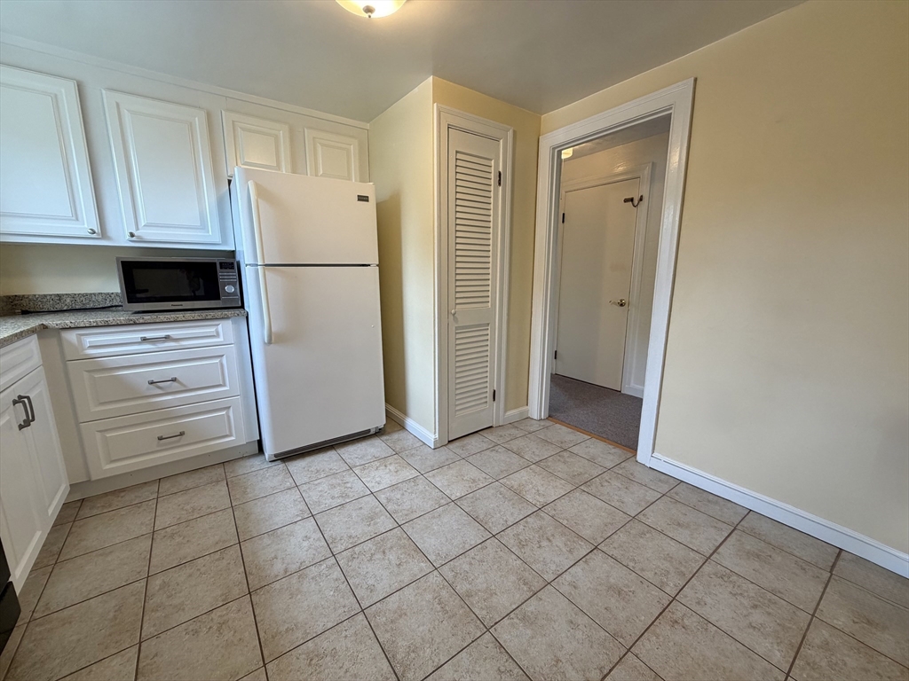 17 Hatfield Road, Unit 17 Newton, MA 02465 - Photo 6 of 42