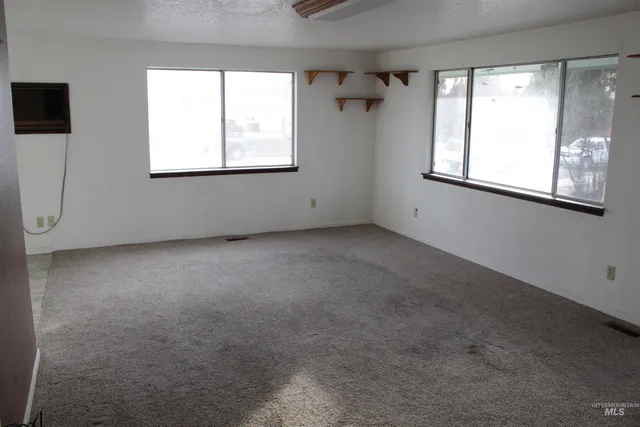 $210,000 | 622 East Court Street, Weiser, ID 83672