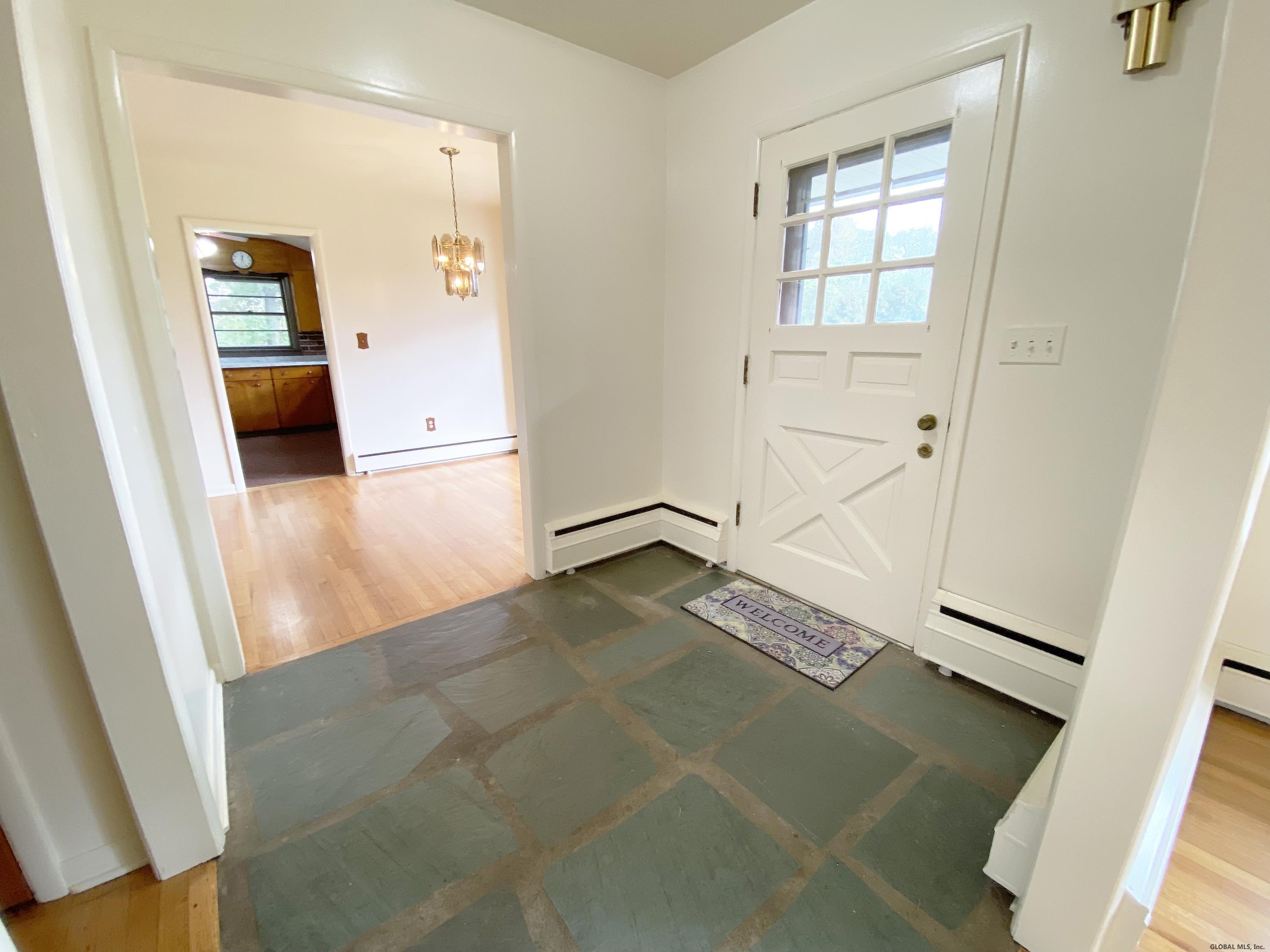 601 Pearse Road Niskayuna, NY 12309 - Photo 17 of 87 Photo 17