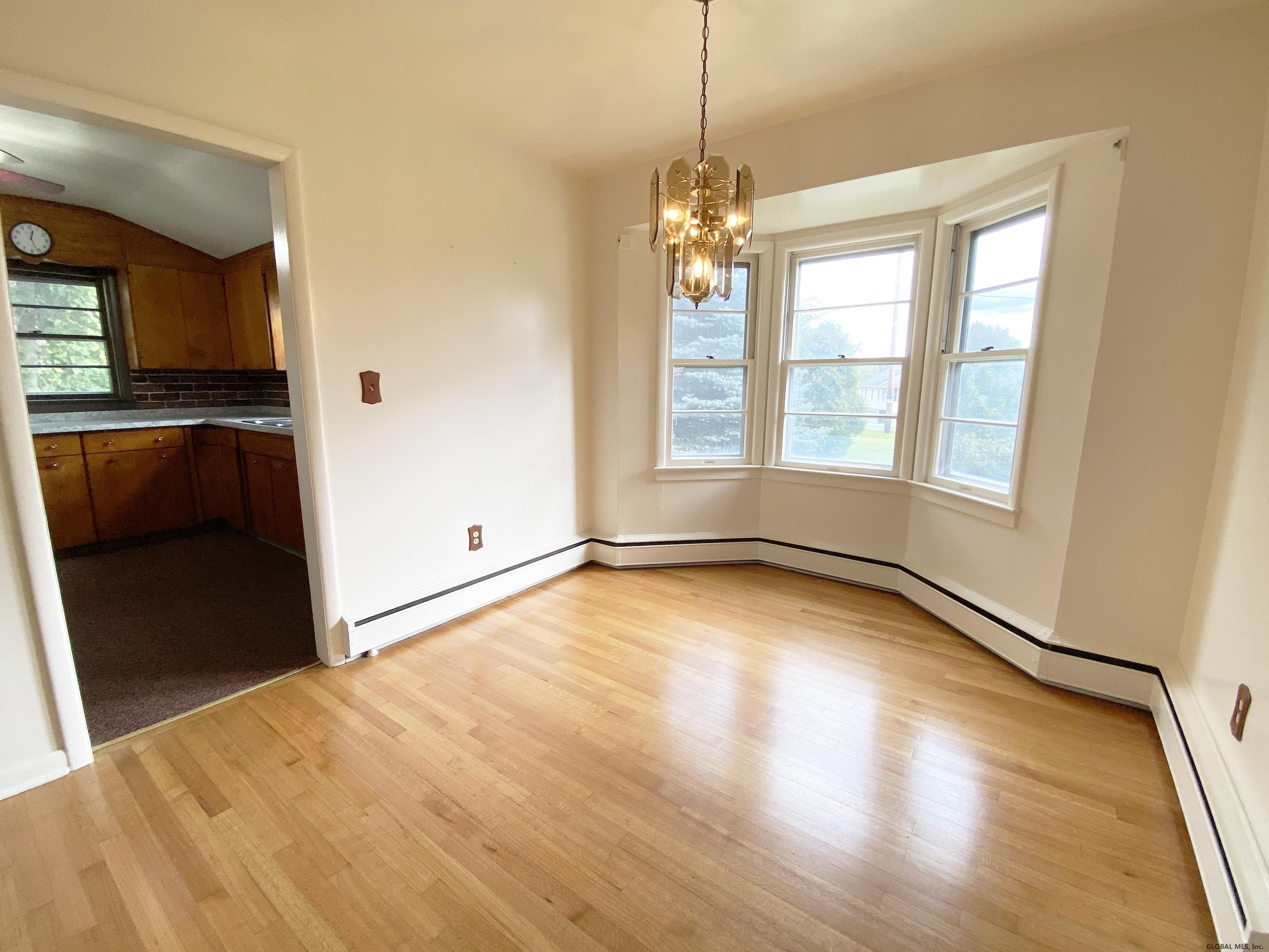 601 Pearse Road Niskayuna, NY 12309 - Photo 4 of 87 Photo 4