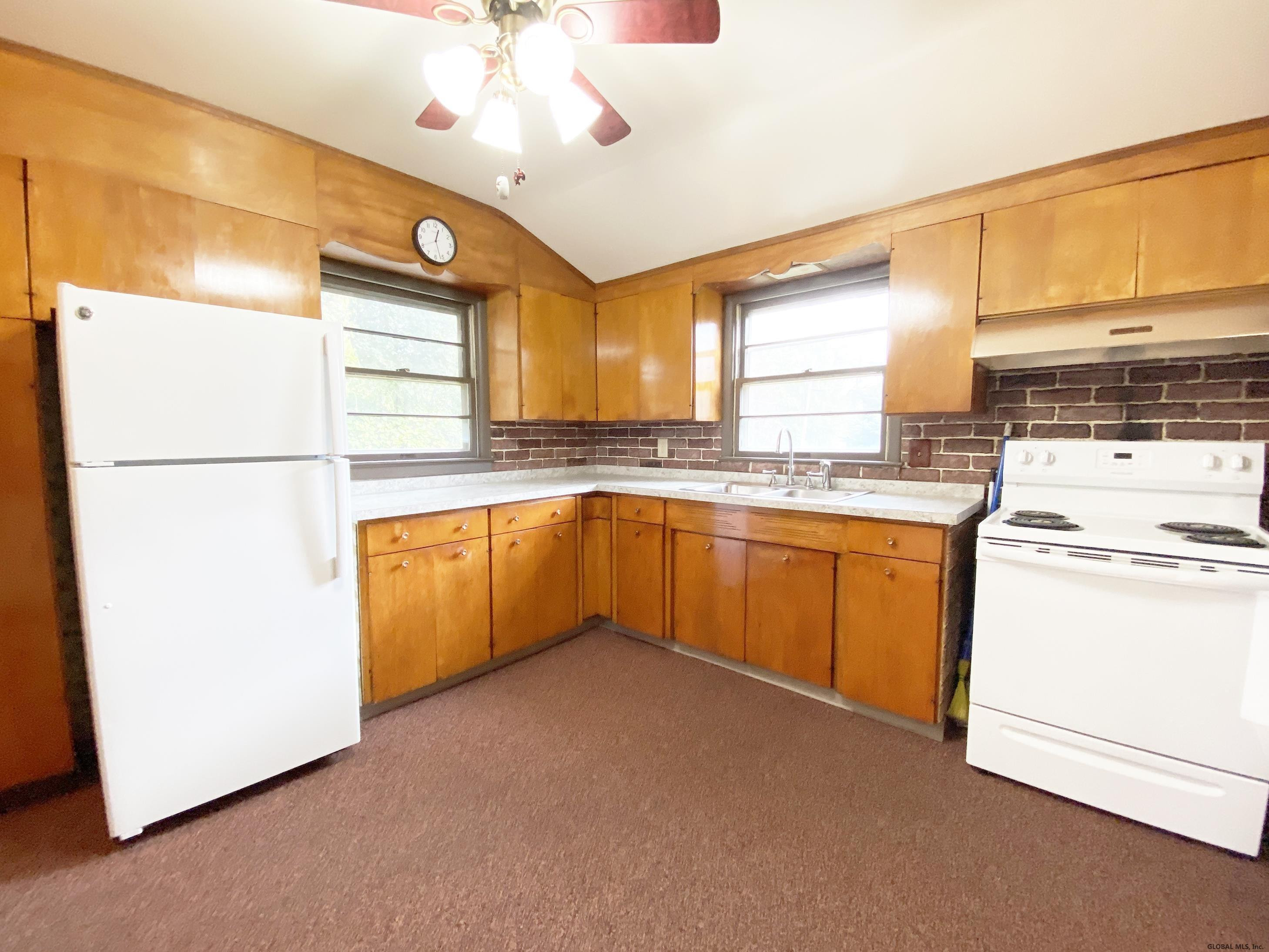 601 Pearse Road Niskayuna, NY 12309 - Photo 5 of 87 Photo 5