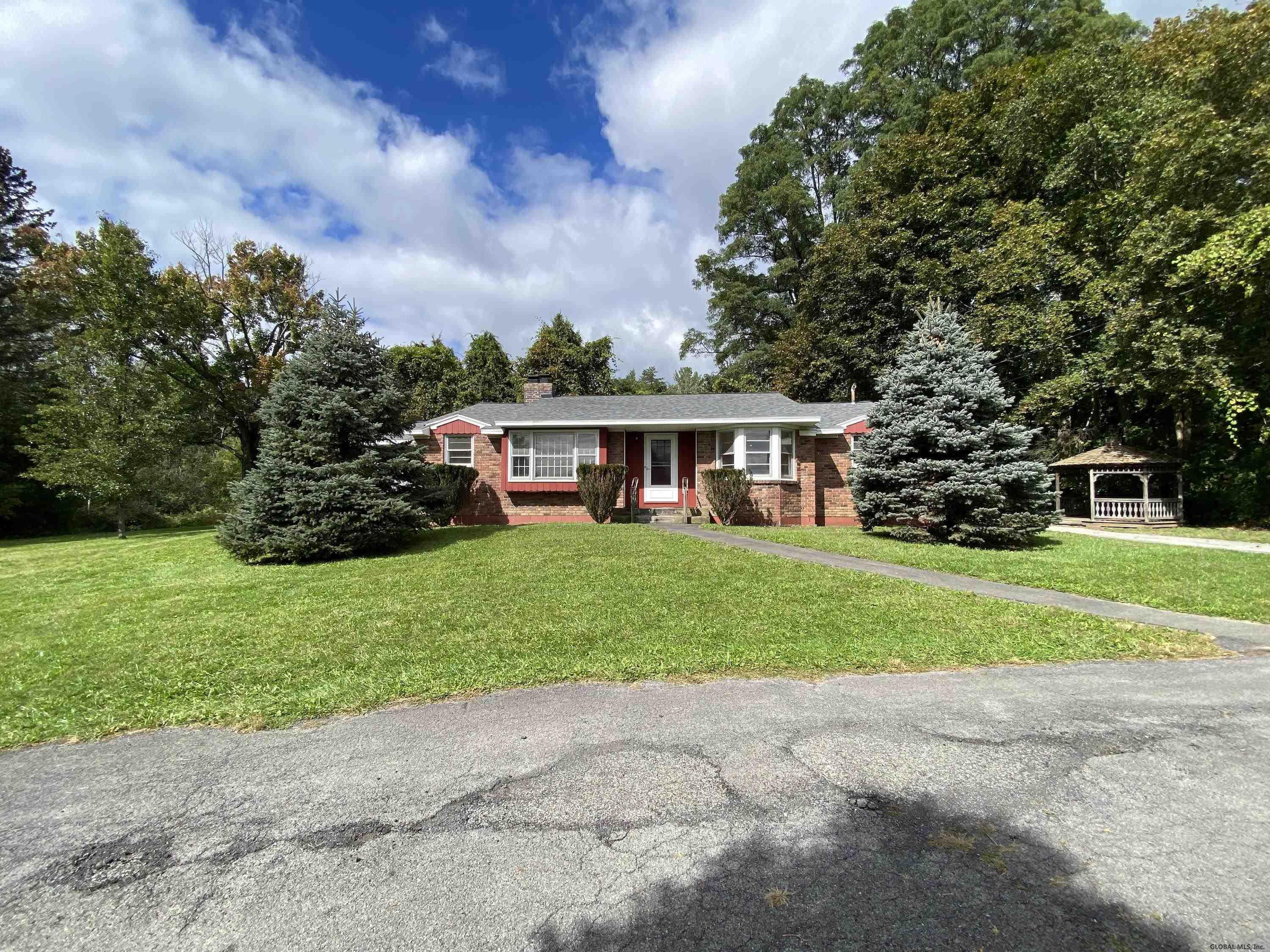 601 Pearse Road Niskayuna, NY 12309 - Photo 65 of 87 Photo 68