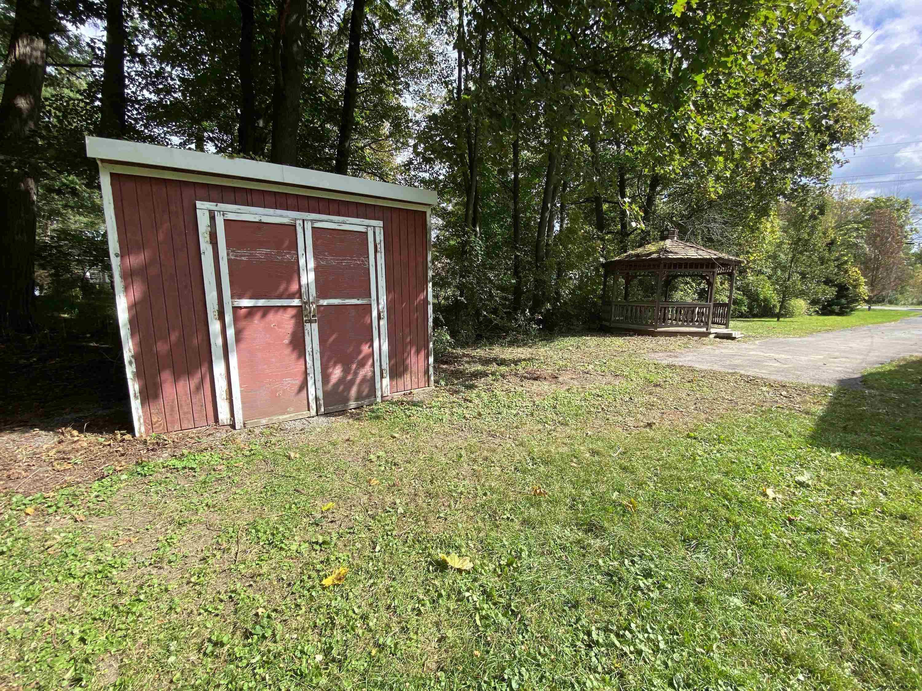 601 Pearse Road Niskayuna, NY 12309 - Photo 79 of 87 Photo 83
