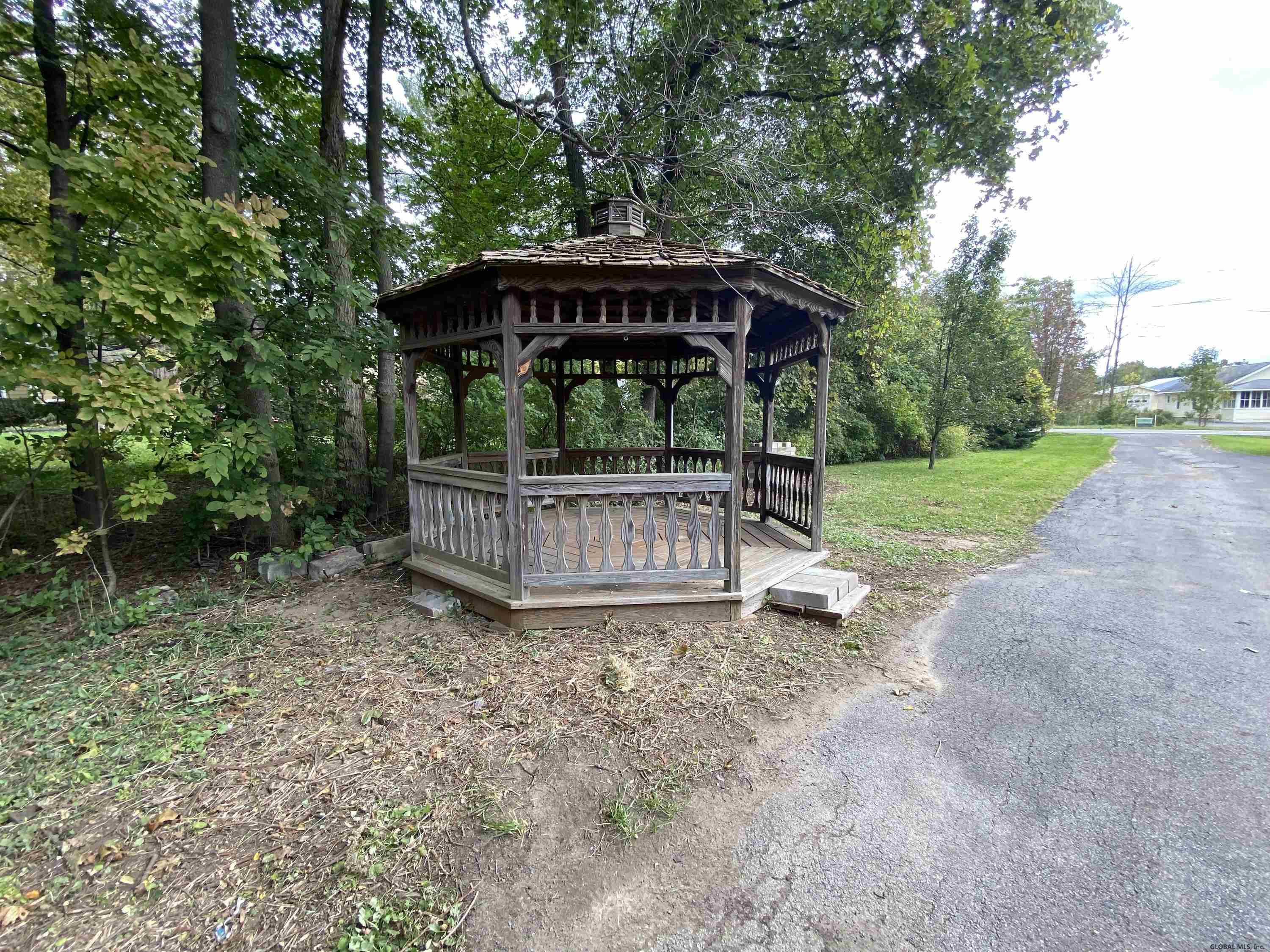 601 Pearse Road Niskayuna, NY 12309 - Photo 83 of 87 Photo 87