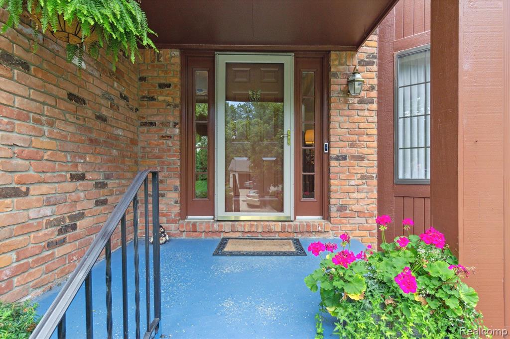 2220 Hickory Leaf Drive Rochester Hills, MI 48309 - Photo 4 of 60